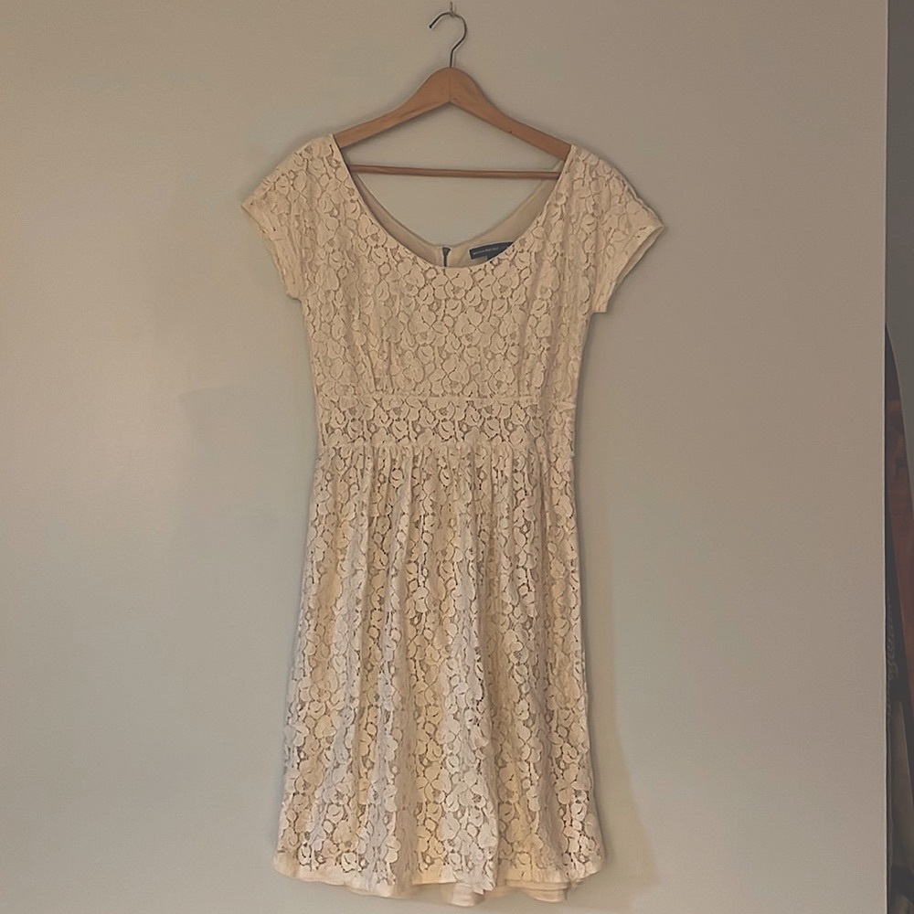 Off white, size 4 Banana Republic Mad Men Dress